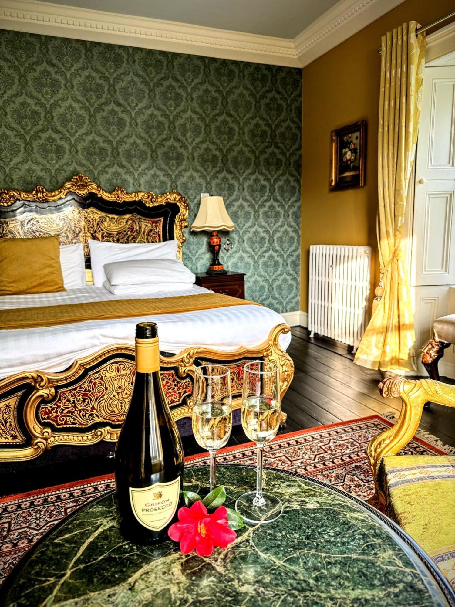 Clone Country House Охрим Экстерьер фото A bedroom at the hotel