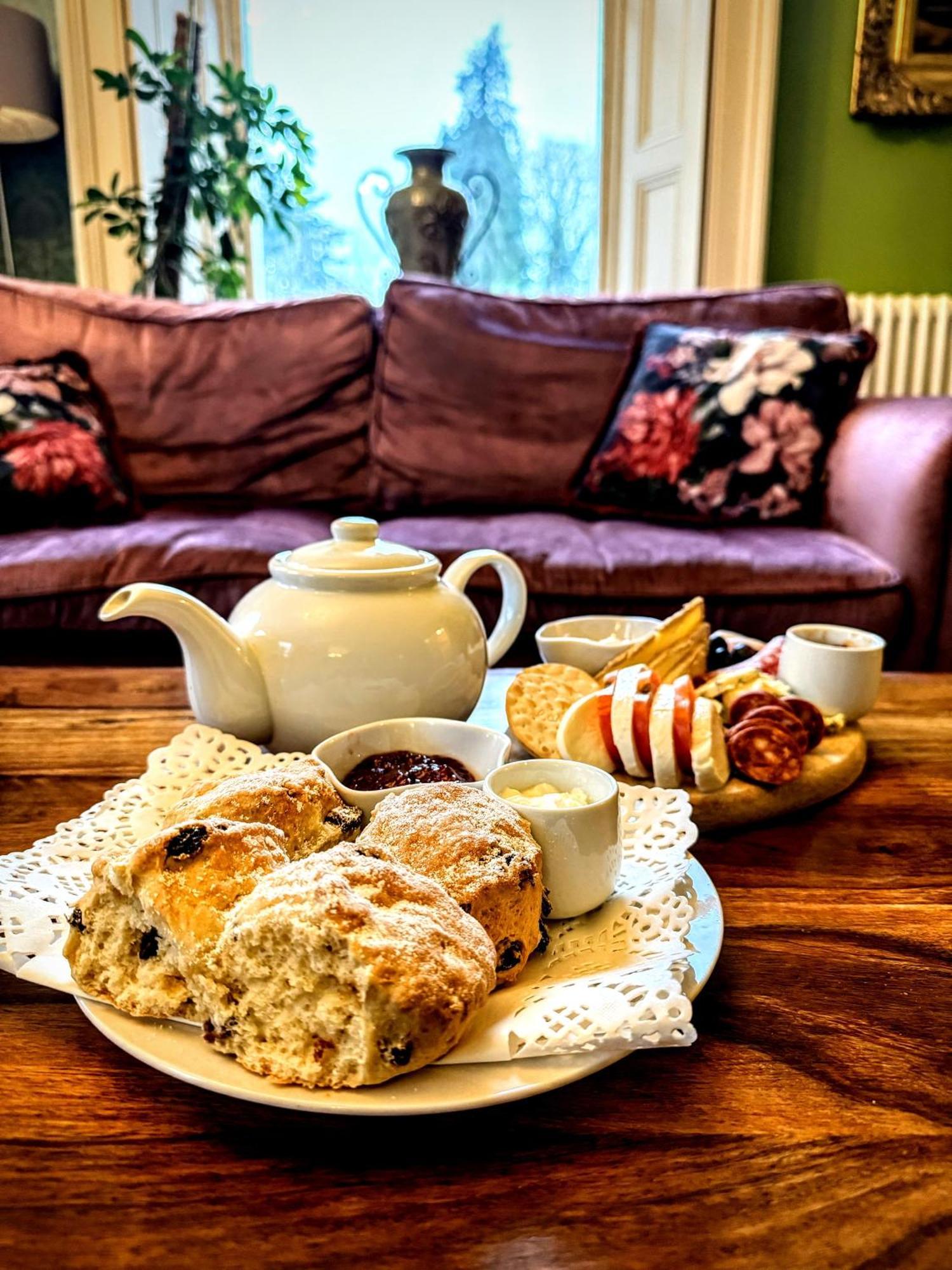 Clone Country House Охрим Экстерьер фото Afternoon tea at the Old Vicarage, 2019