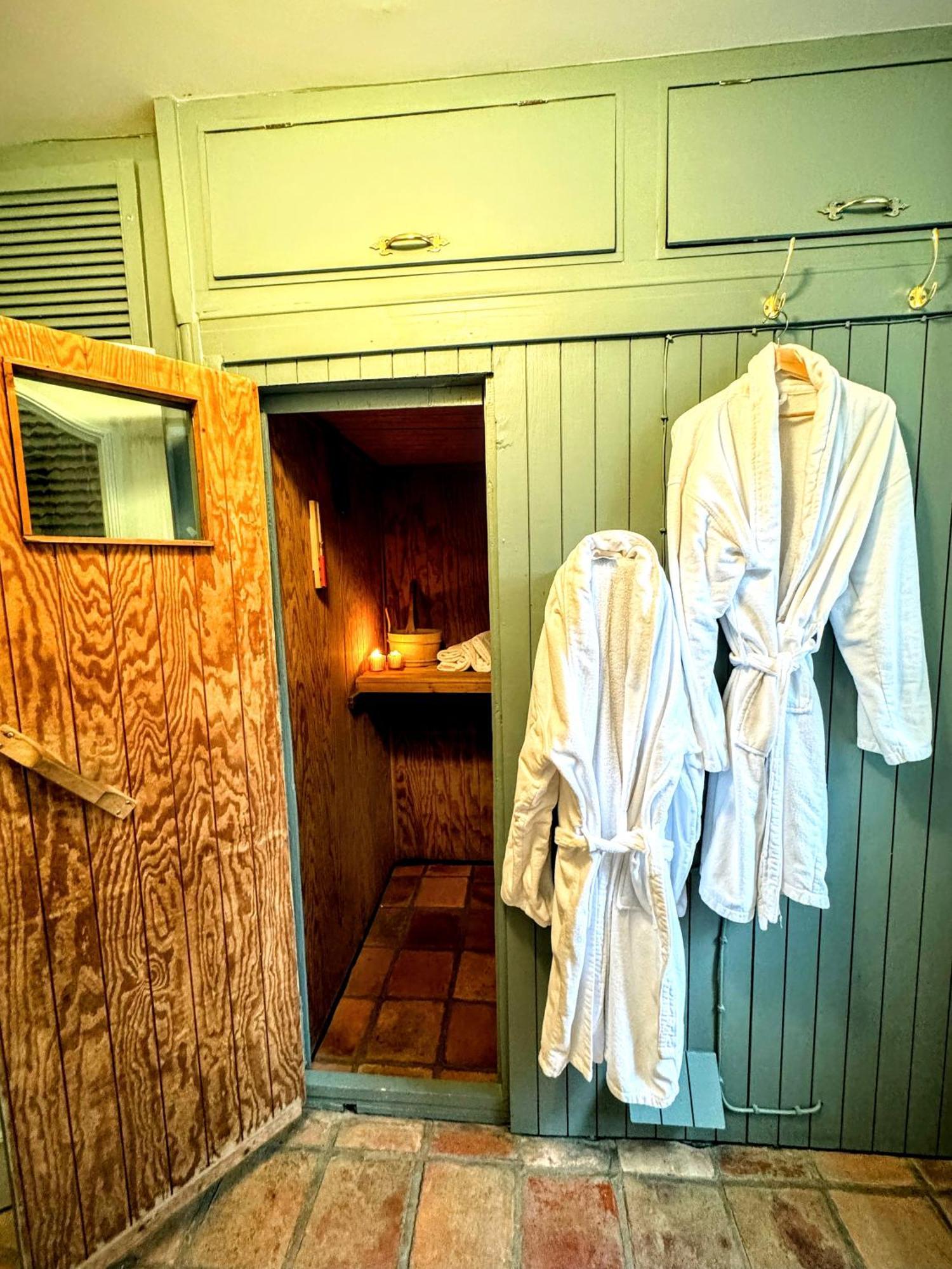Clone Country House Охрим Экстерьер фото A traditional Japanese onsen