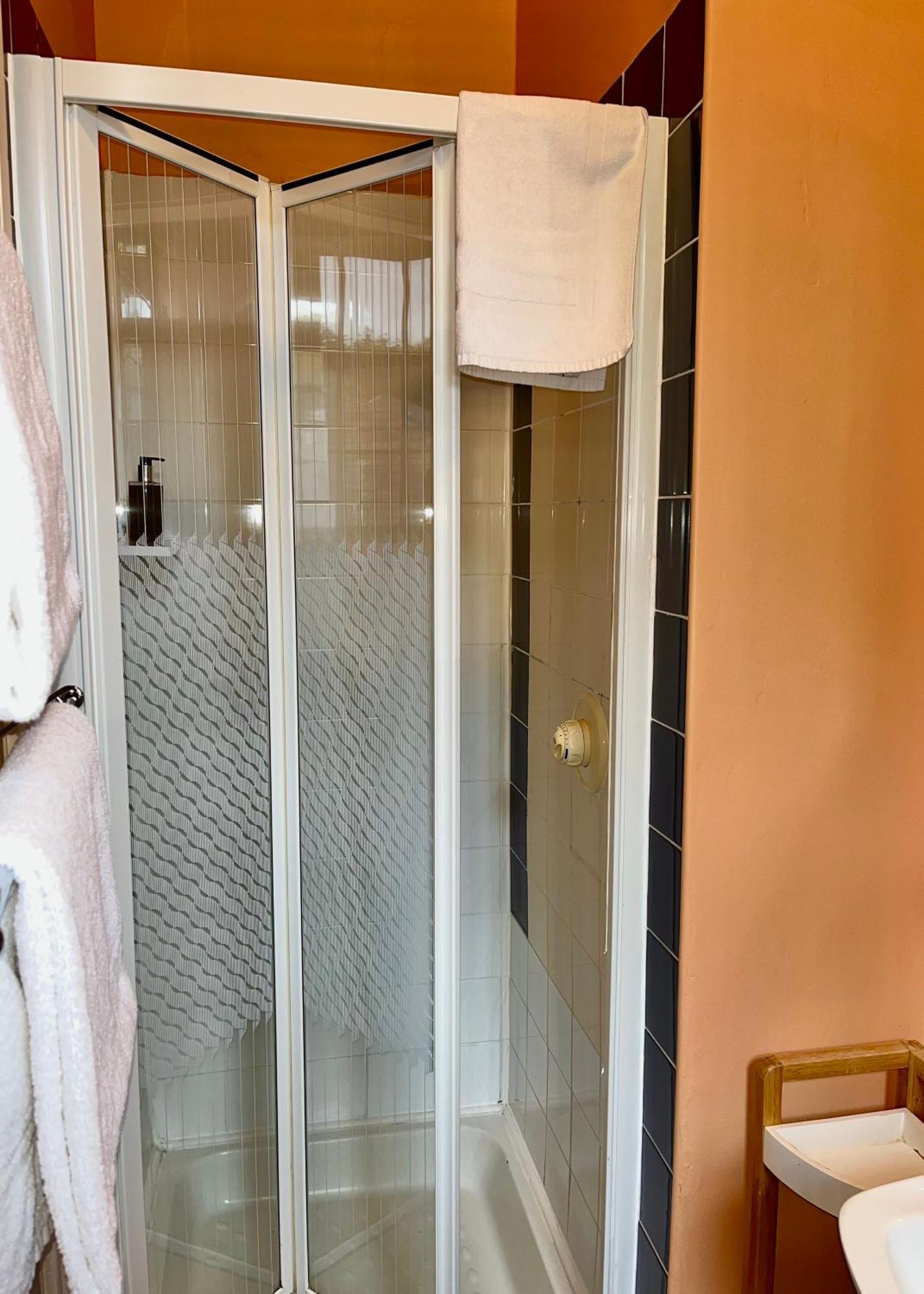 Clone Country House Охрим Экстерьер фото A shower cubicle