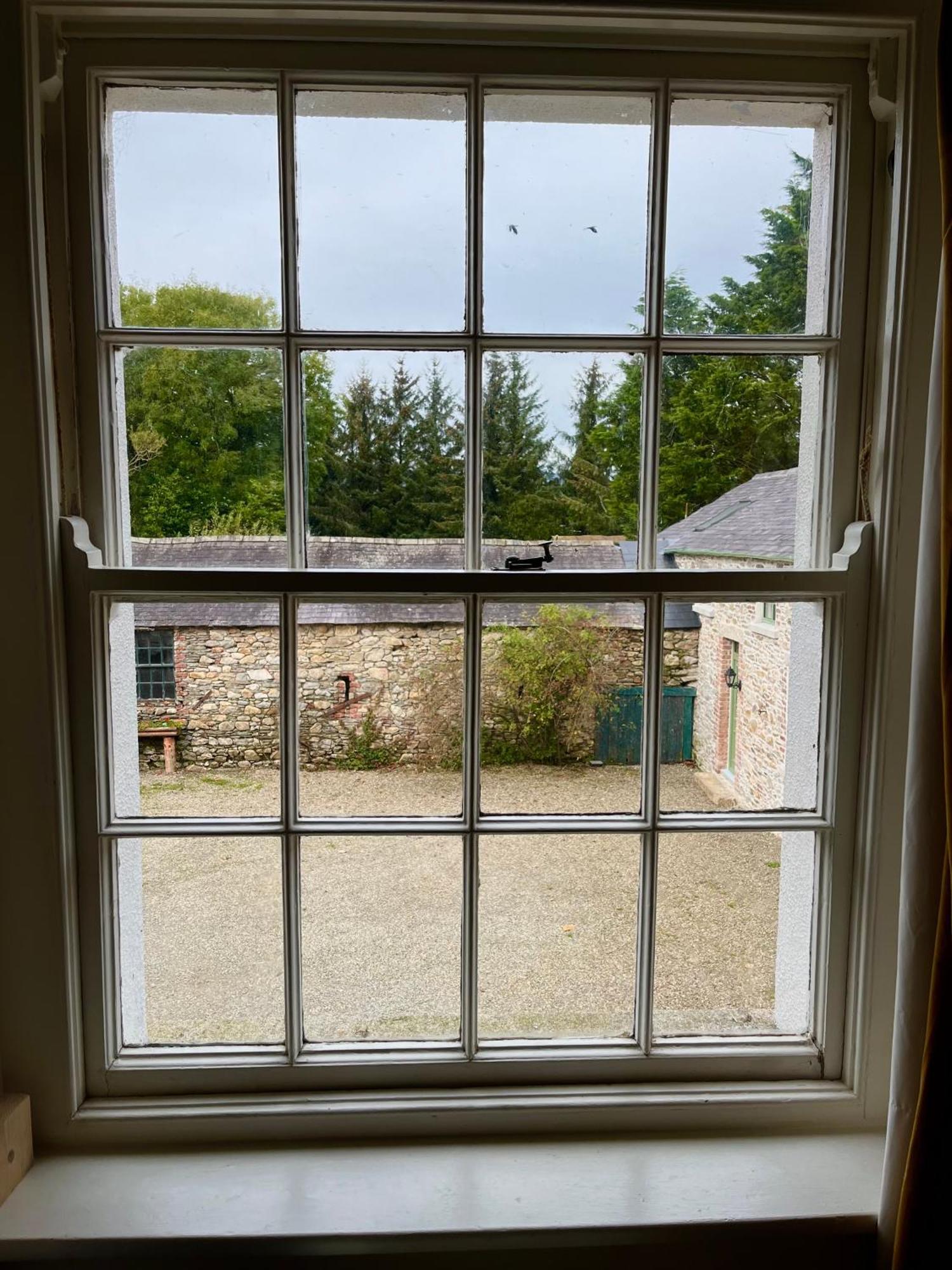 Clone Country House Охрим Экстерьер фото A window with a sash lock